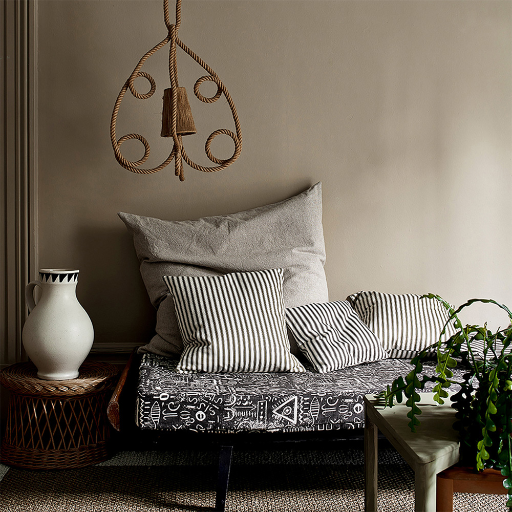 Annie Sloan French Linen Matt Wall Paint 2.5L Image 4