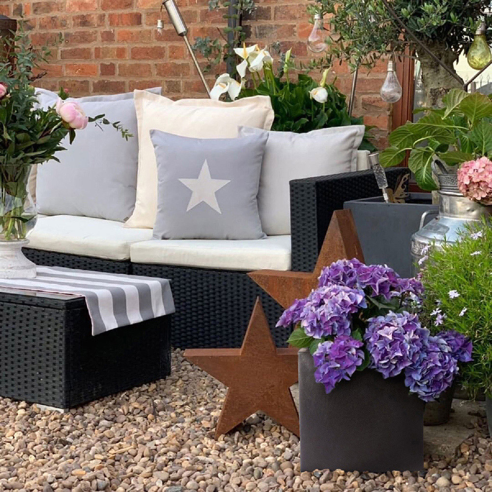 wilko Flower Box Square Black Light Concrete Outdoor Planter 25cm Image 2