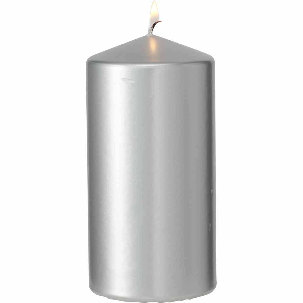Wilko Silver Metallic Pillar Candle 7.5 x 15cm Image