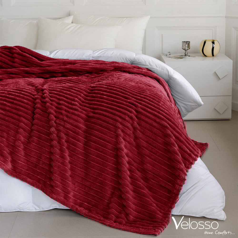 Velosso Bellissima Red Plush Throw 150 x 200cm Image 4