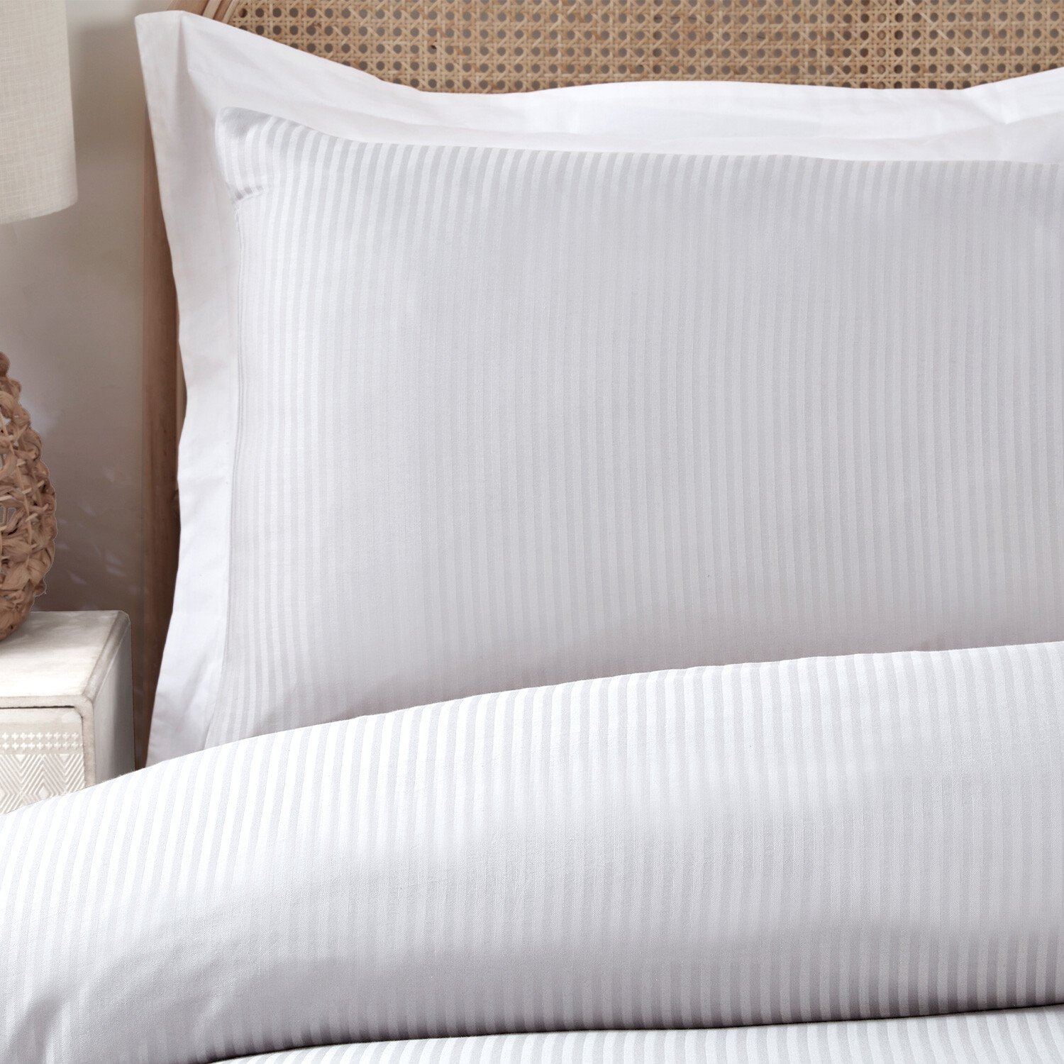 Divante Bamboo Cotton Duvet Cover and Pillowcase Set - Silver / Superking Image 8