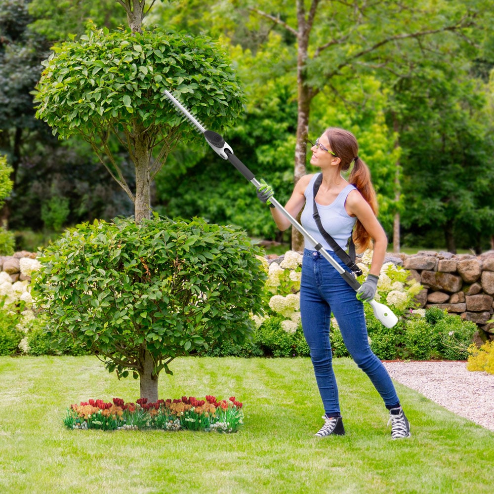 Gtech LHT50 18V Cordless Lightweight Hedge Trimmer Image 2