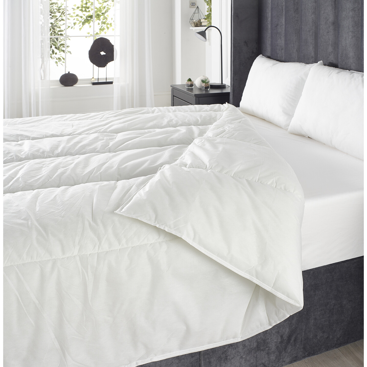 Warm and Cosy Easy Care Duvet 13.5 Tog - White / Double Image 3