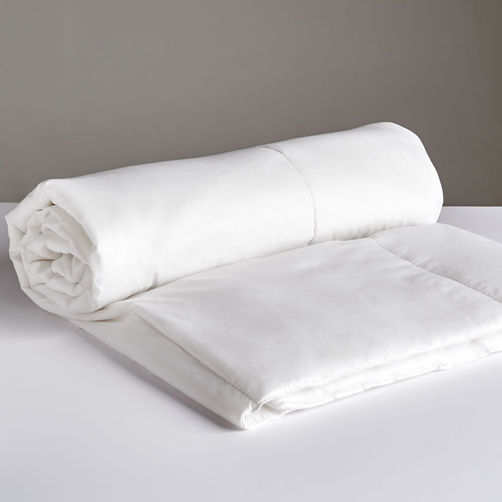 Wilko Microfibre Double Duvet 4.5 Tog Microfibre cover with Polyester filling