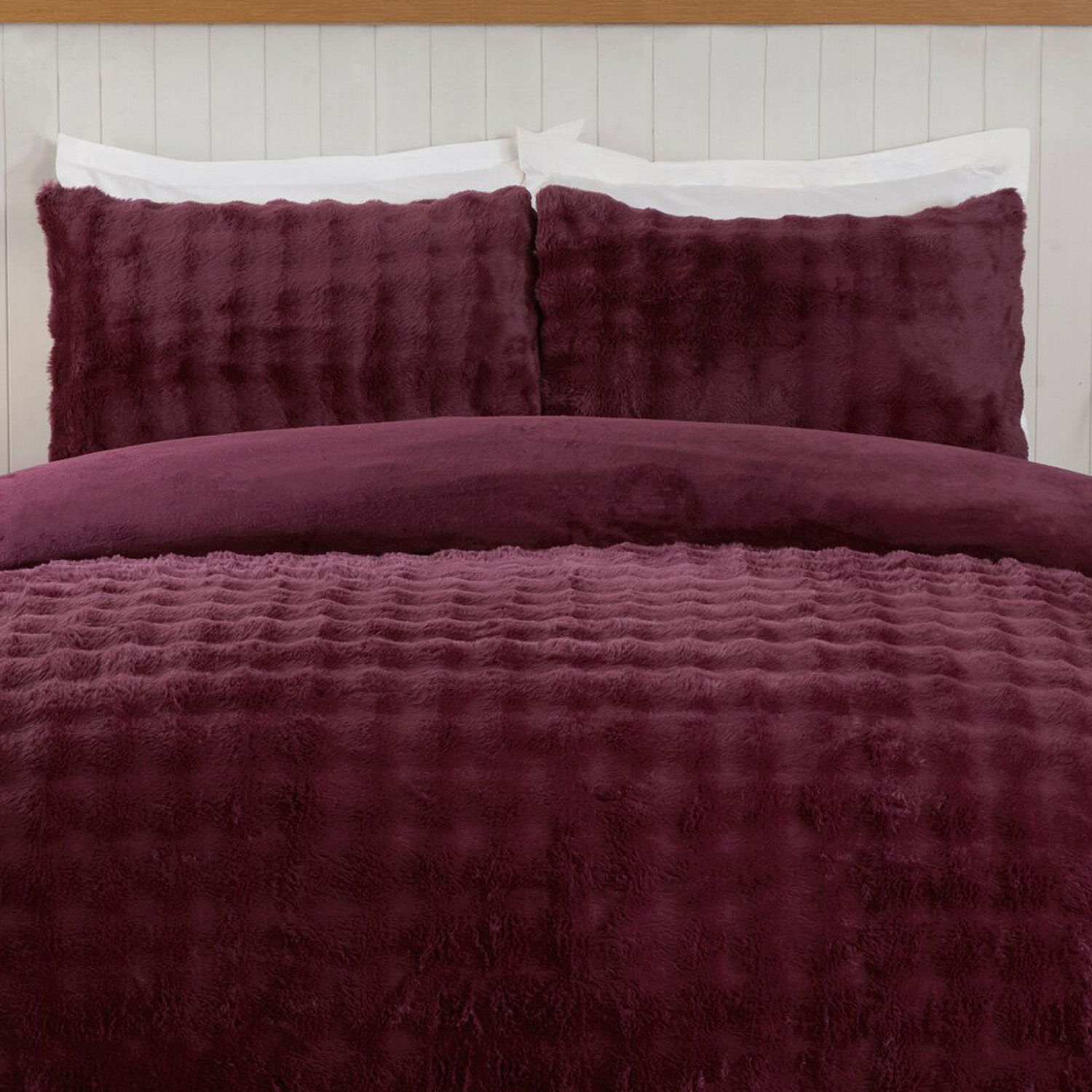 Aurora Soft Faux Fur Duvet Set Berry Superking Image 3