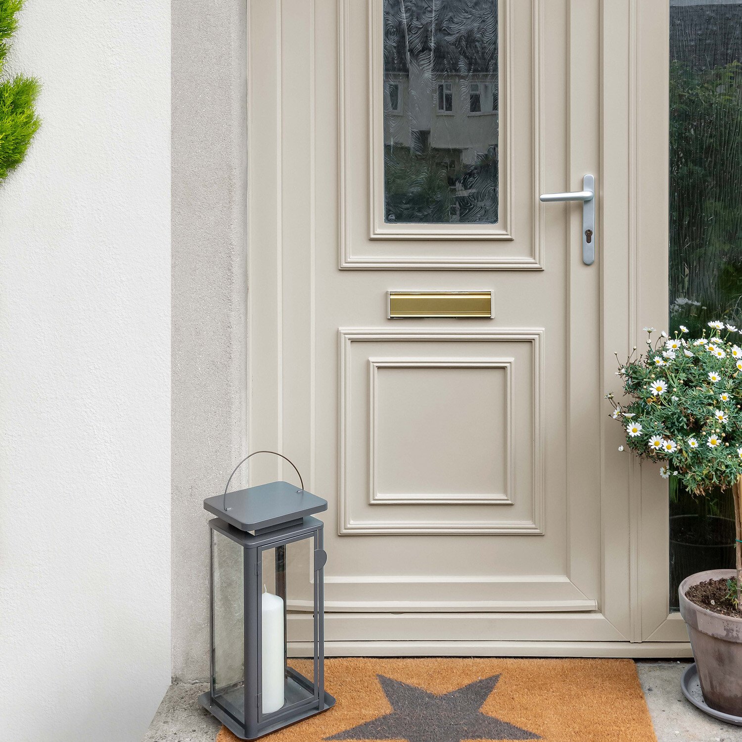 Rust-Oleum Universal All Surface Portland Stone Satin 250ml Image 4