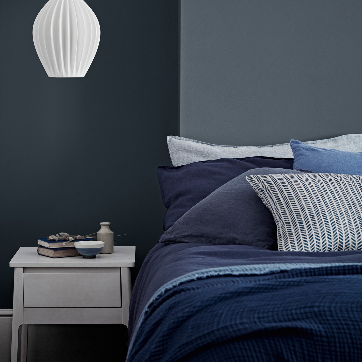 Crown Wall & Ceilings Aftershow Matt Emulsion 2.5L Image 4