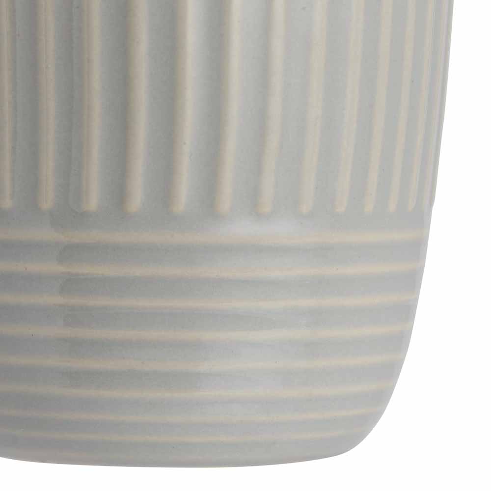 Wilko Light Grey Embossed Mug Image 3