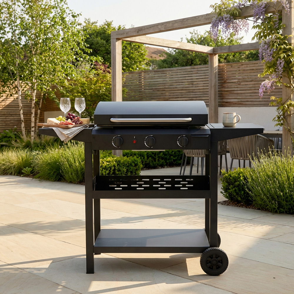 Black Columbus 3 Burner Plancha Image 2