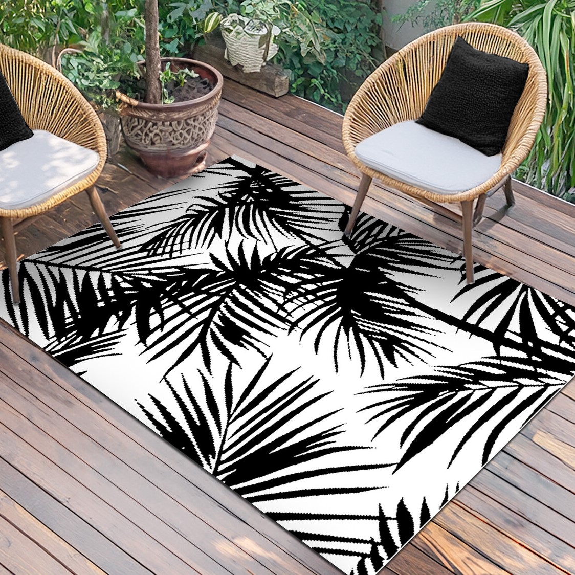 Black and White Jungle Outdoor Rug  - Black and White / 150cm Image 1