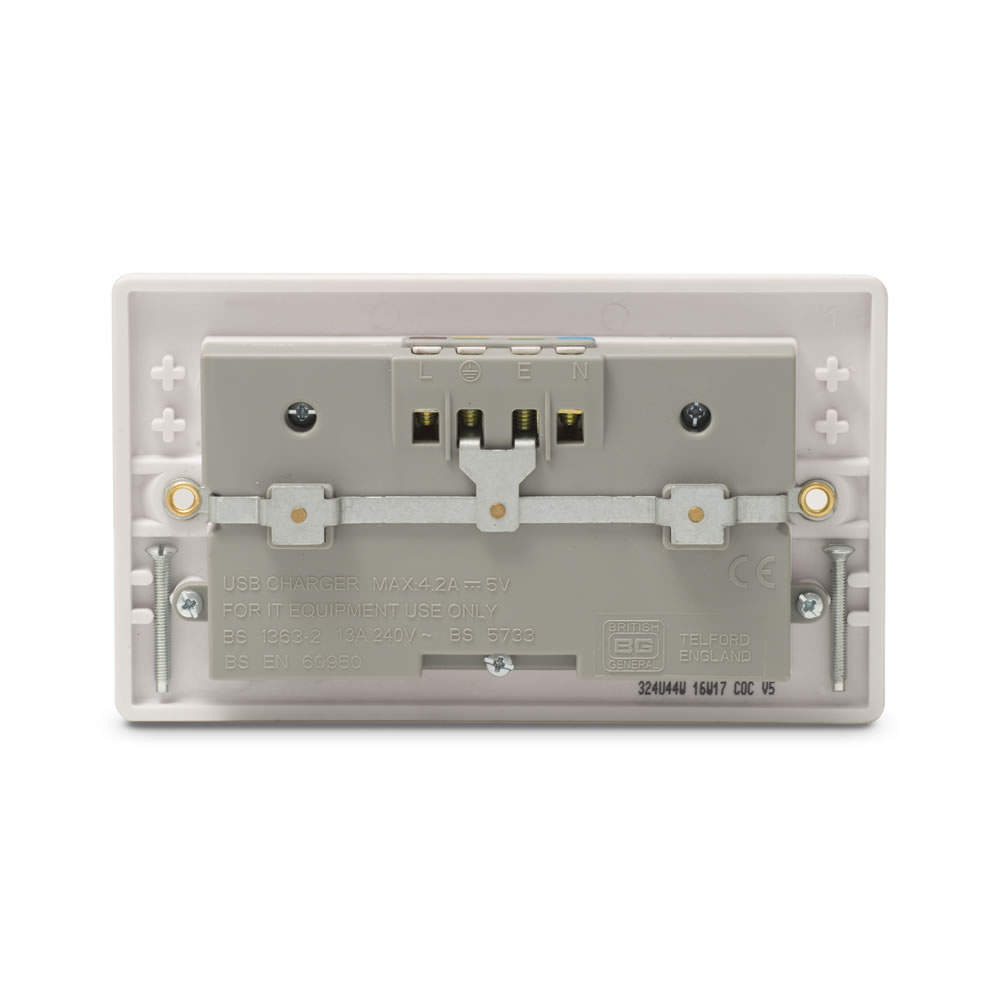 BG 4.2 Amp 4 Gang White USB Double Socket Image 5