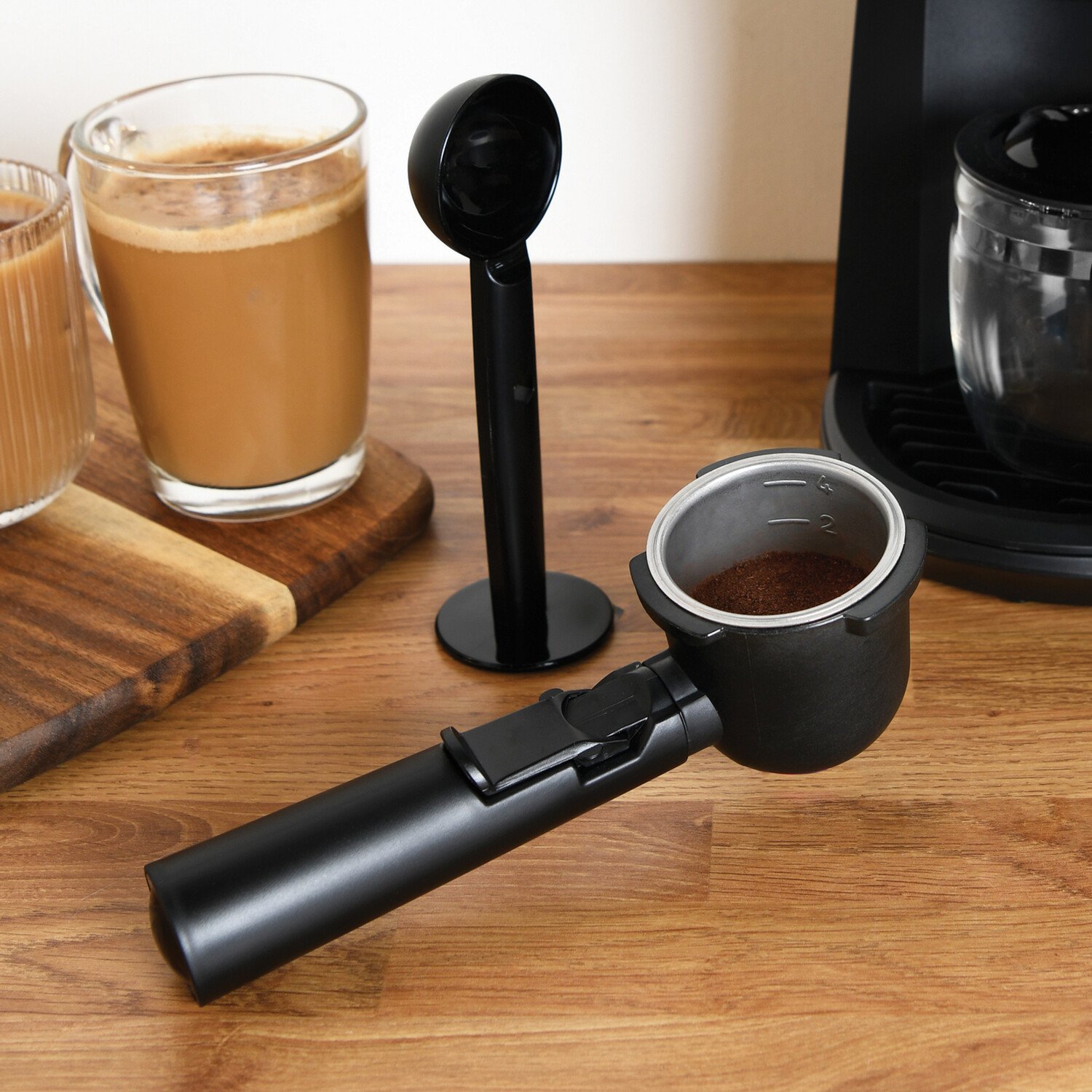 3.5 Bar Coffee Machine with Frothing Function Black Image 3