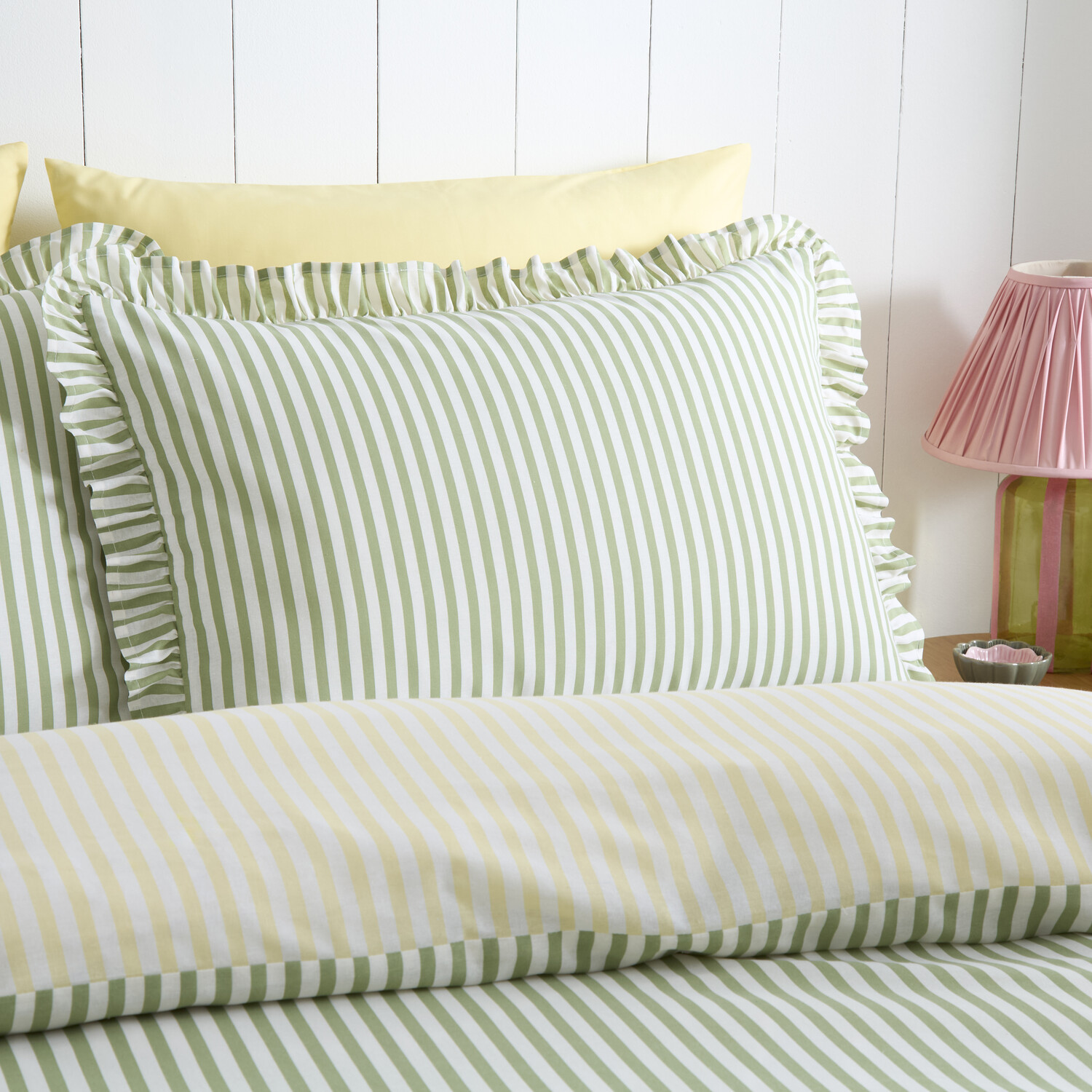 Felicity Frill Duvet Set Green King Image 3