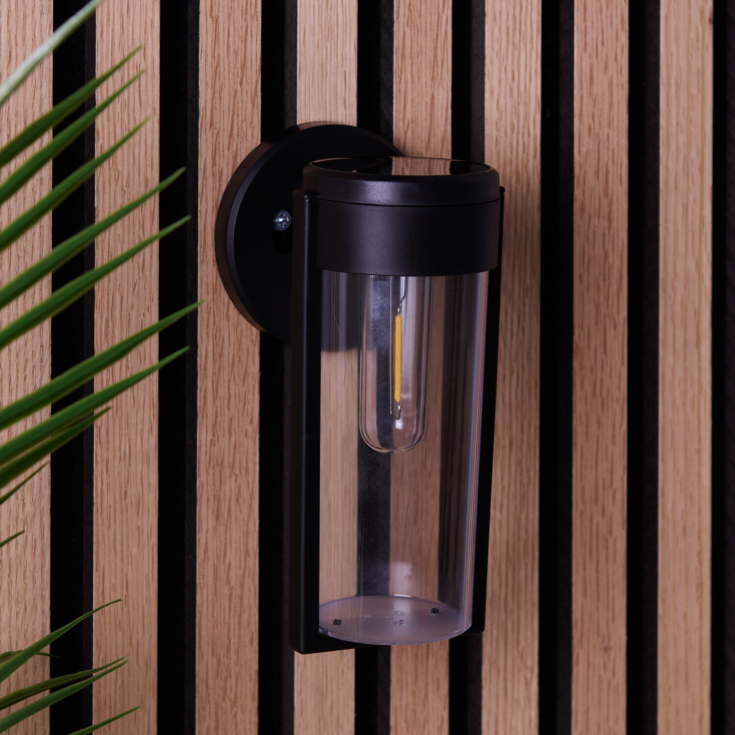 Bodie Solar Wall Light Black Image 7
