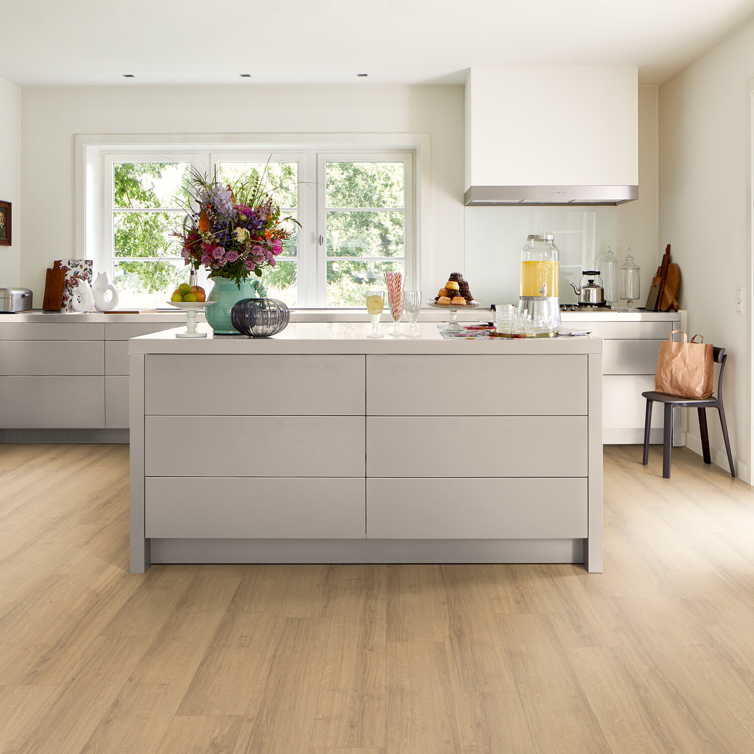 Egger 8mm Laminate Flooring Dark Parquet Oak Image 2