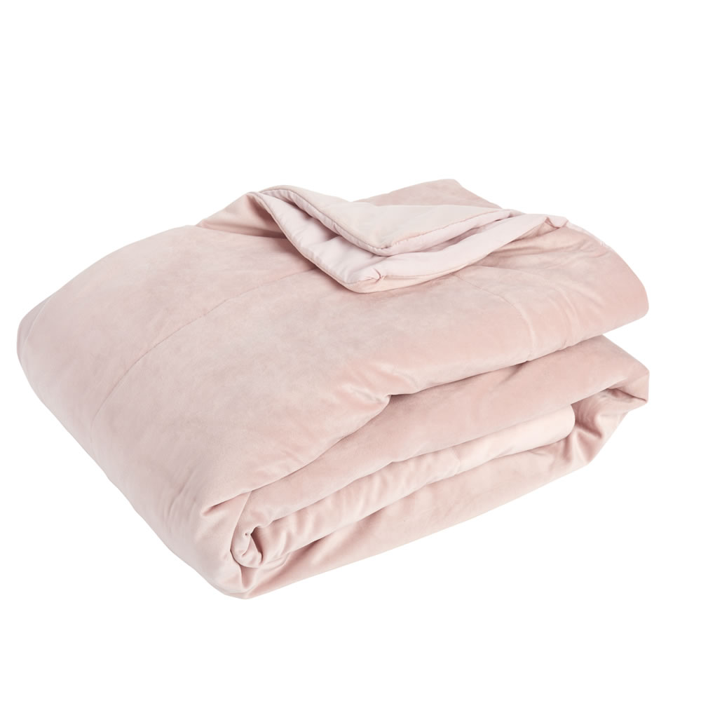 Wilko Pink Soft Velvet Effect Throw 145 x 200cm Image 1