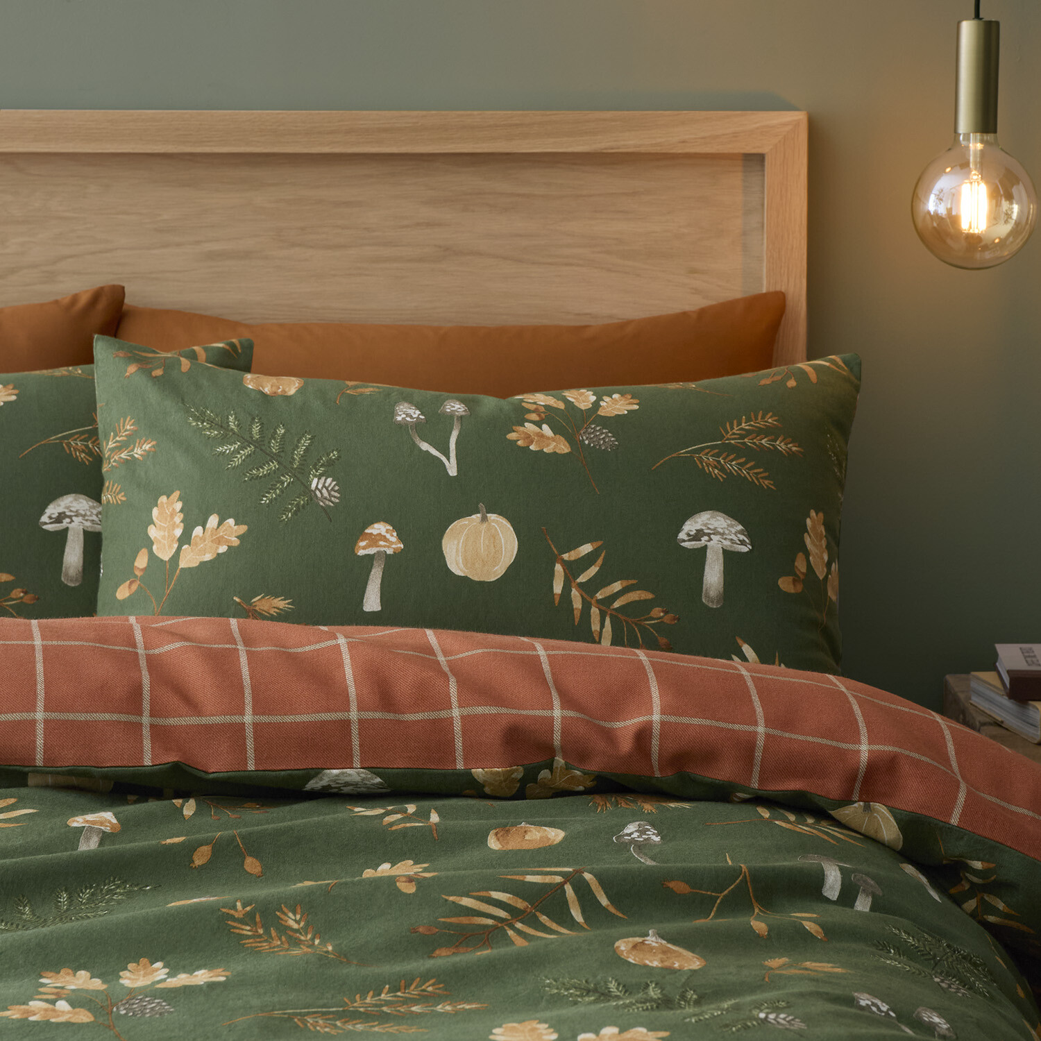 The Fall Collection Woodland Duvet Cover and Pillowcase Set - Green / Double Image 3
