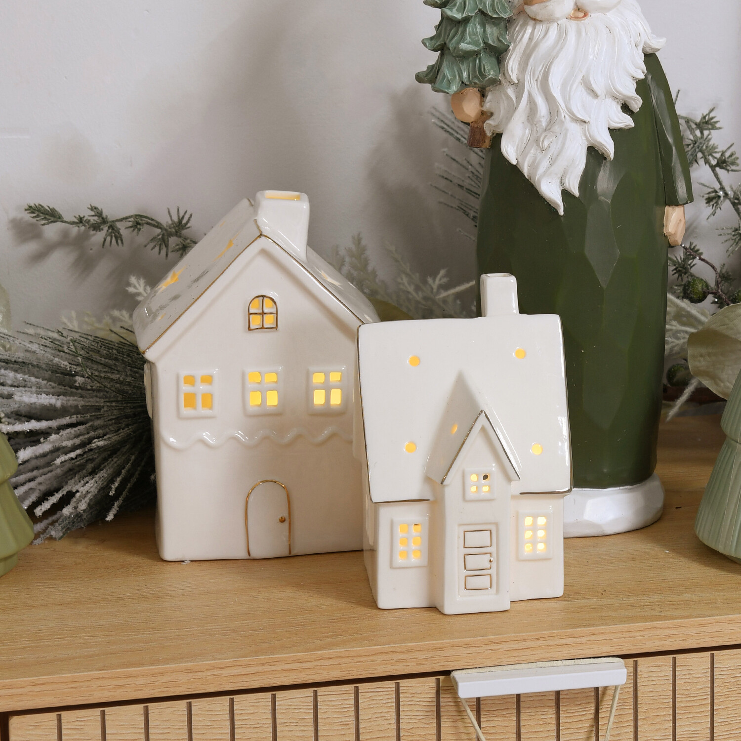 LED White And Gold Lined House - White Image 5