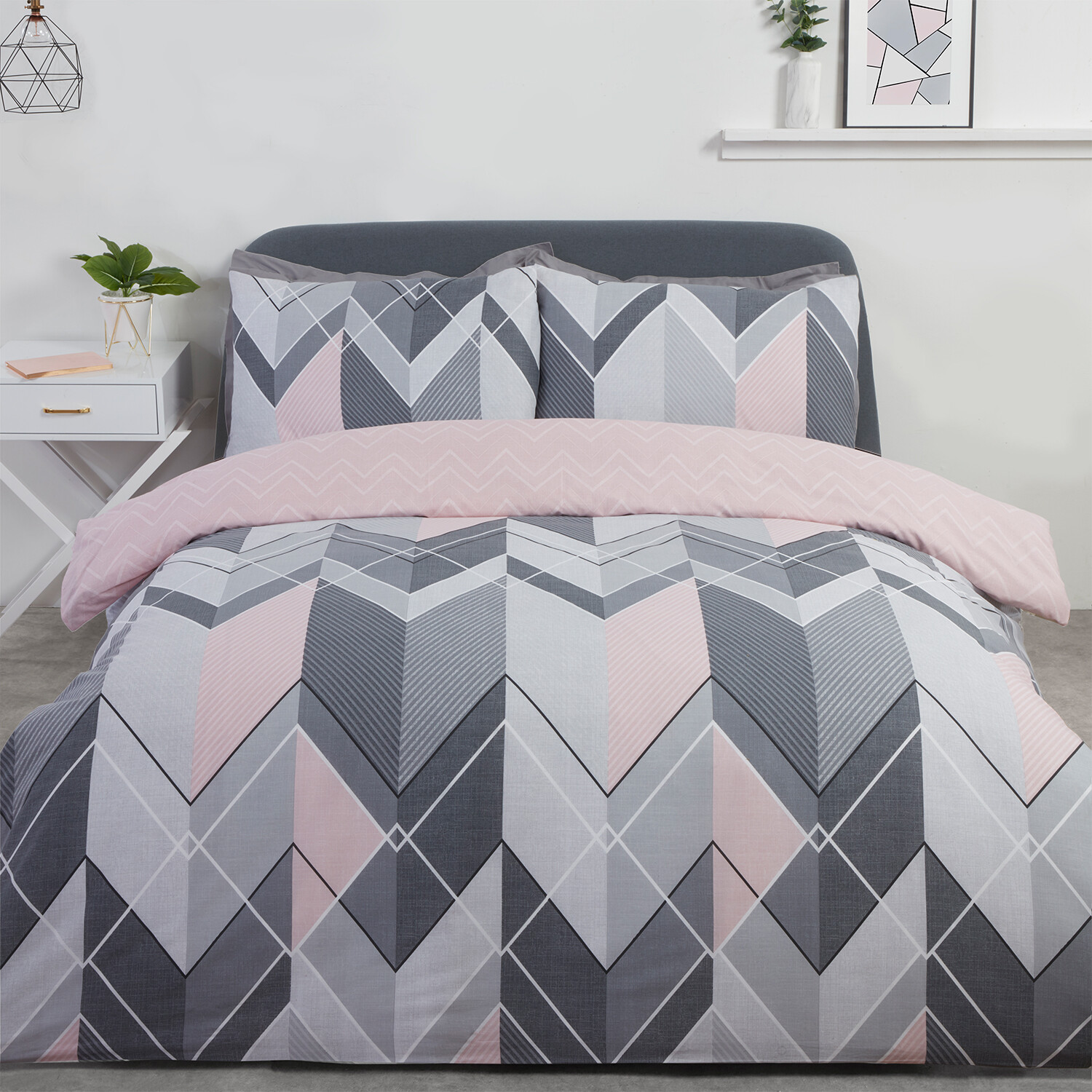 My Home King Pink Chevron Duvet Cover and Pillowcase Image 1