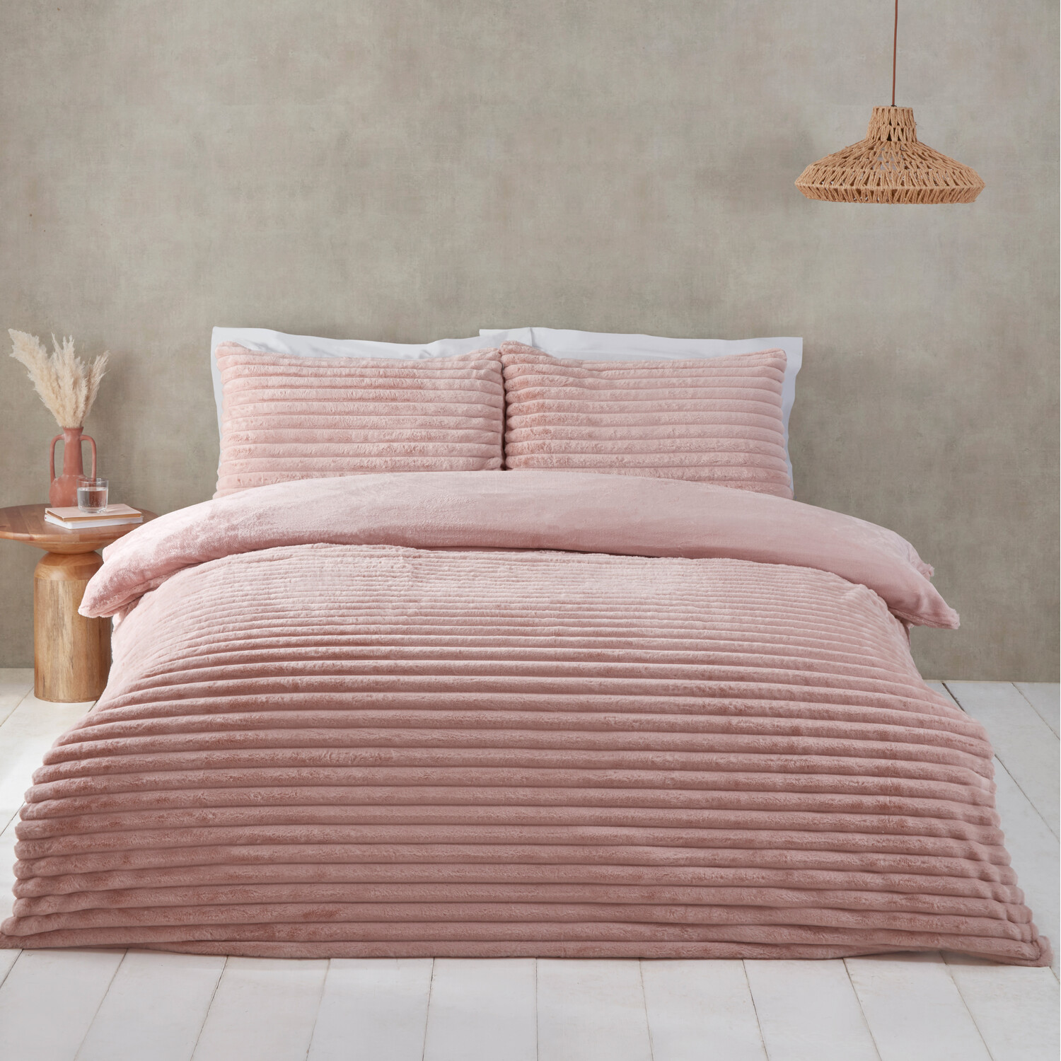 Colorado Faux Fur Duvet Set Blush King Image 1