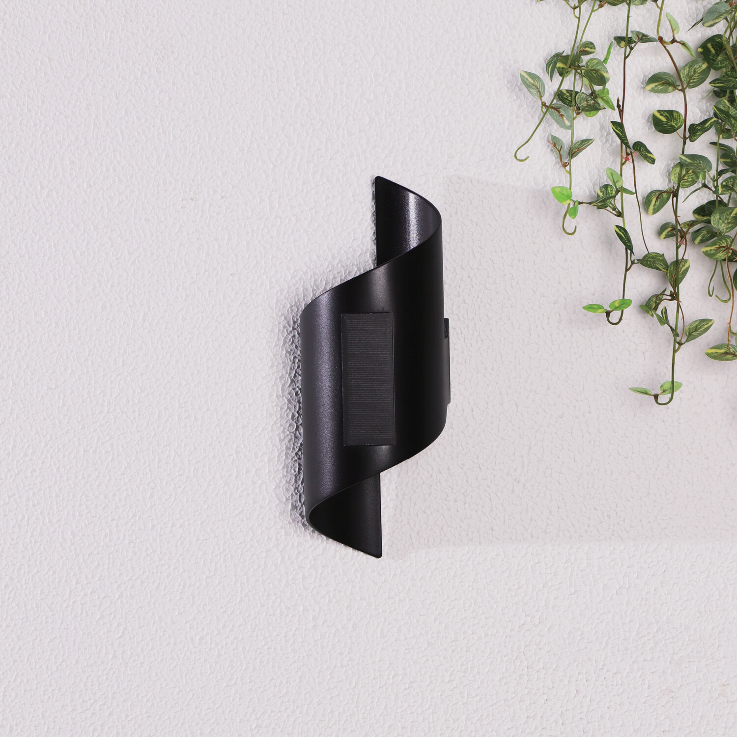 Solar Astley Wall Light Black Image 2