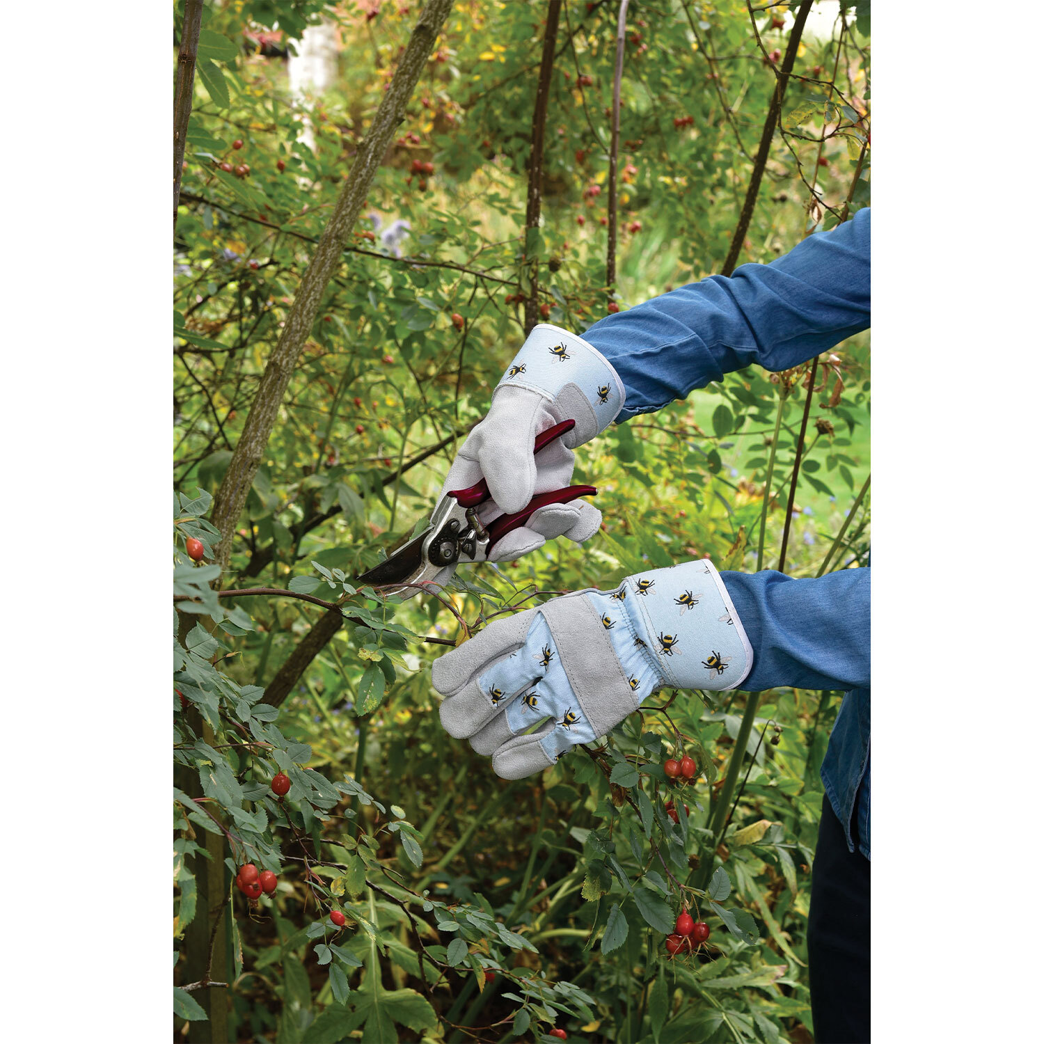 Bee Print Breathable Rigger Gardening Gloves Image 2