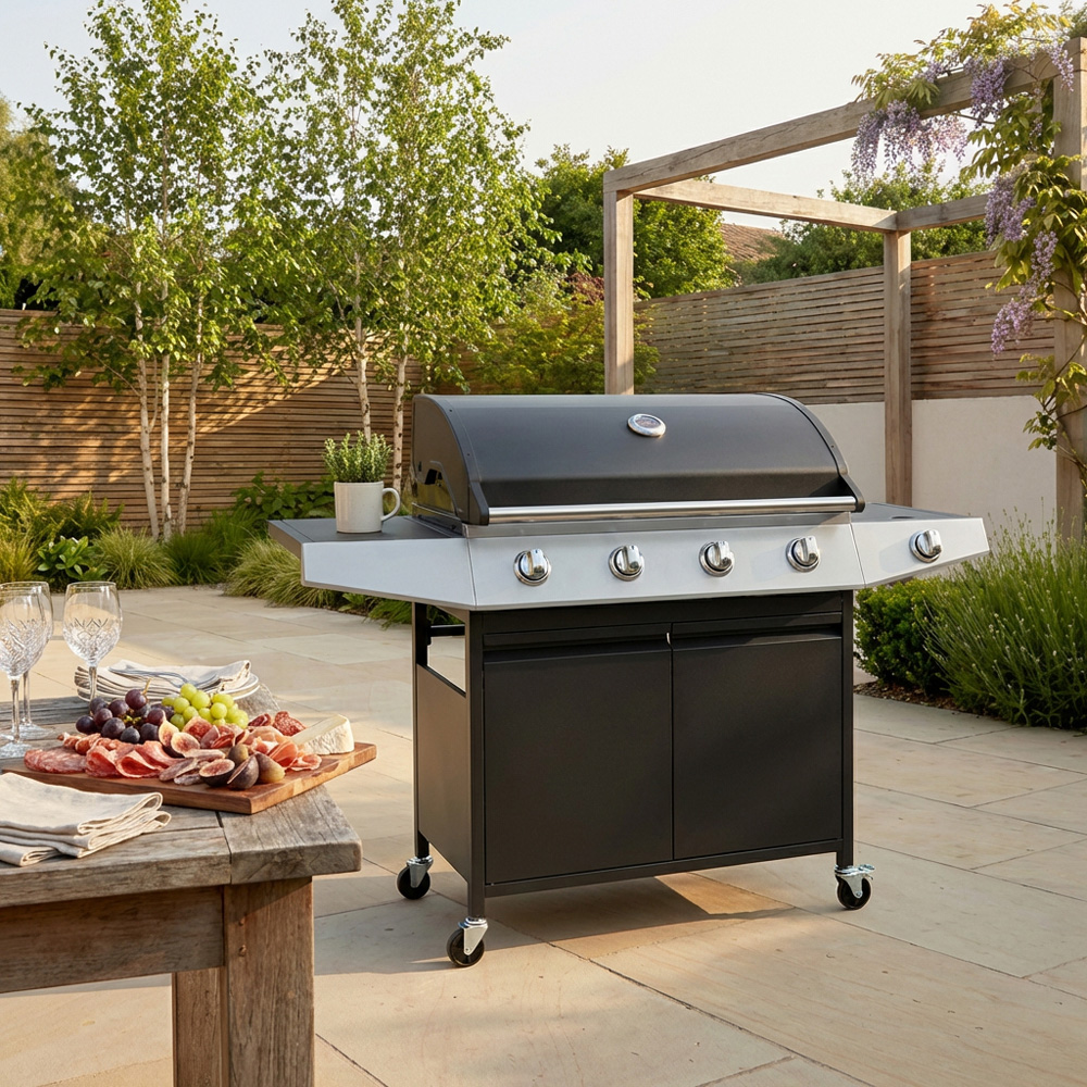 BBQ Chef Columbus Black and Silver 4 Burner BBQ with Side Burner Image 2