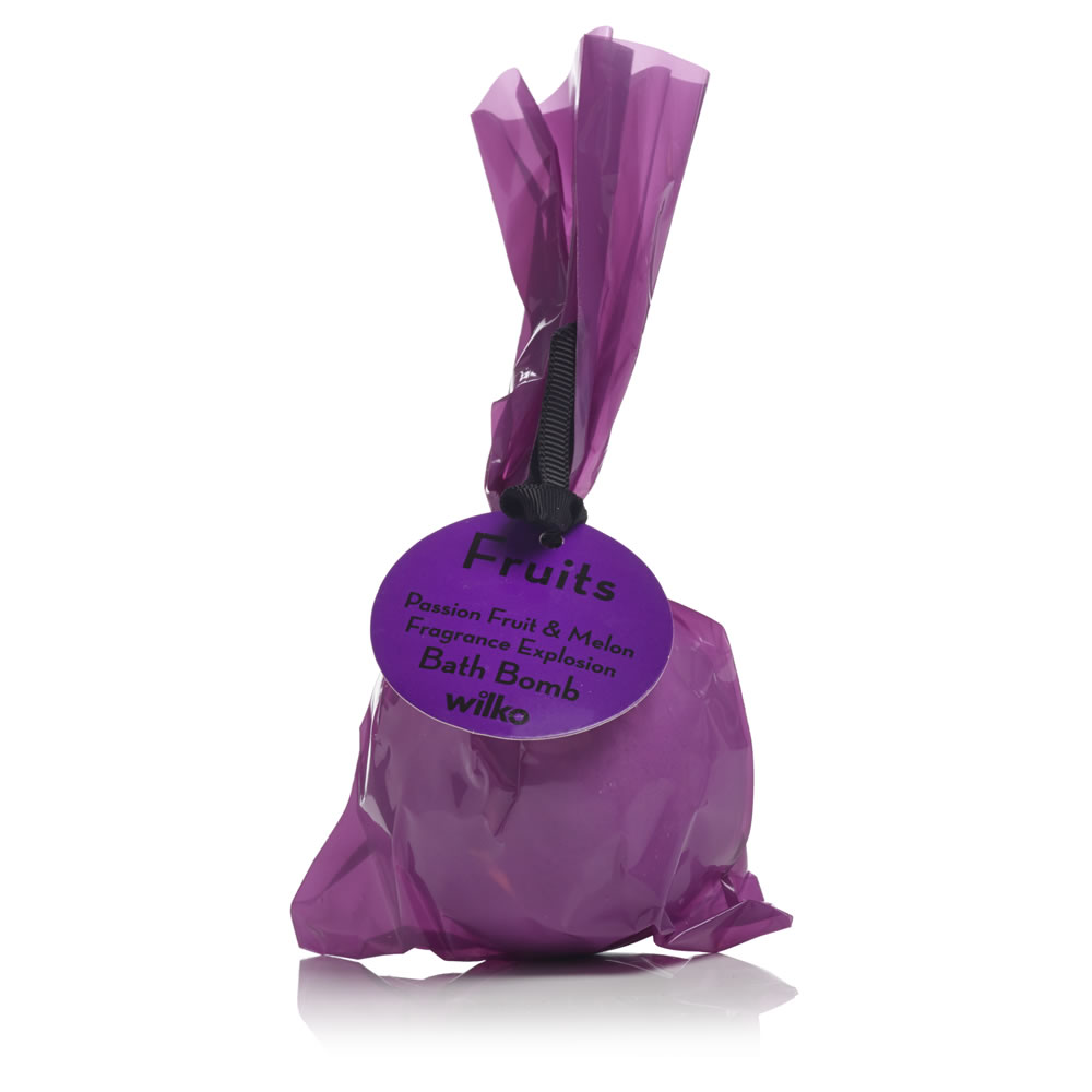 Wilko Fruits Passion Fruit and Melon Bath Bomb 170g Wilko