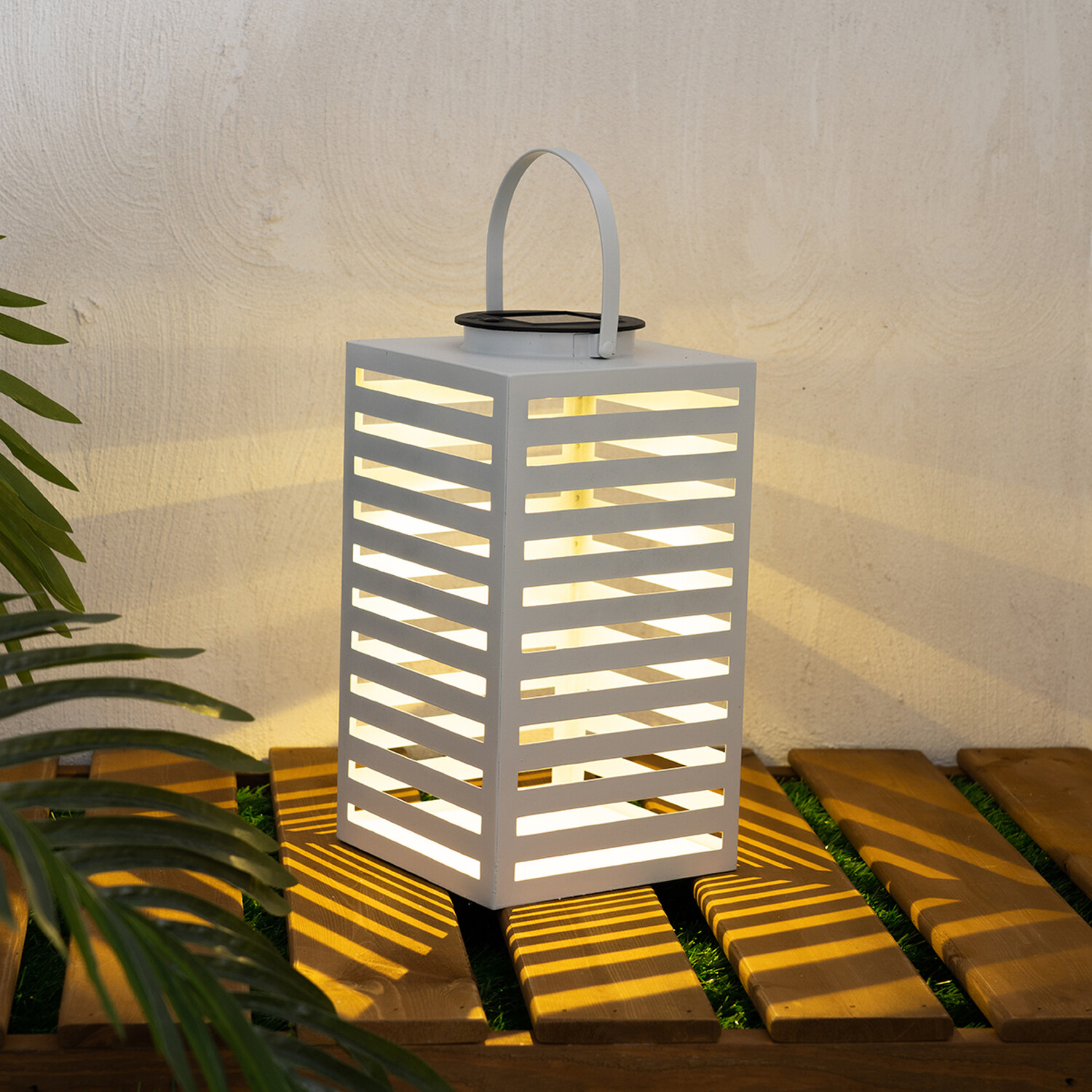 Solar Levi Lantern Image 5