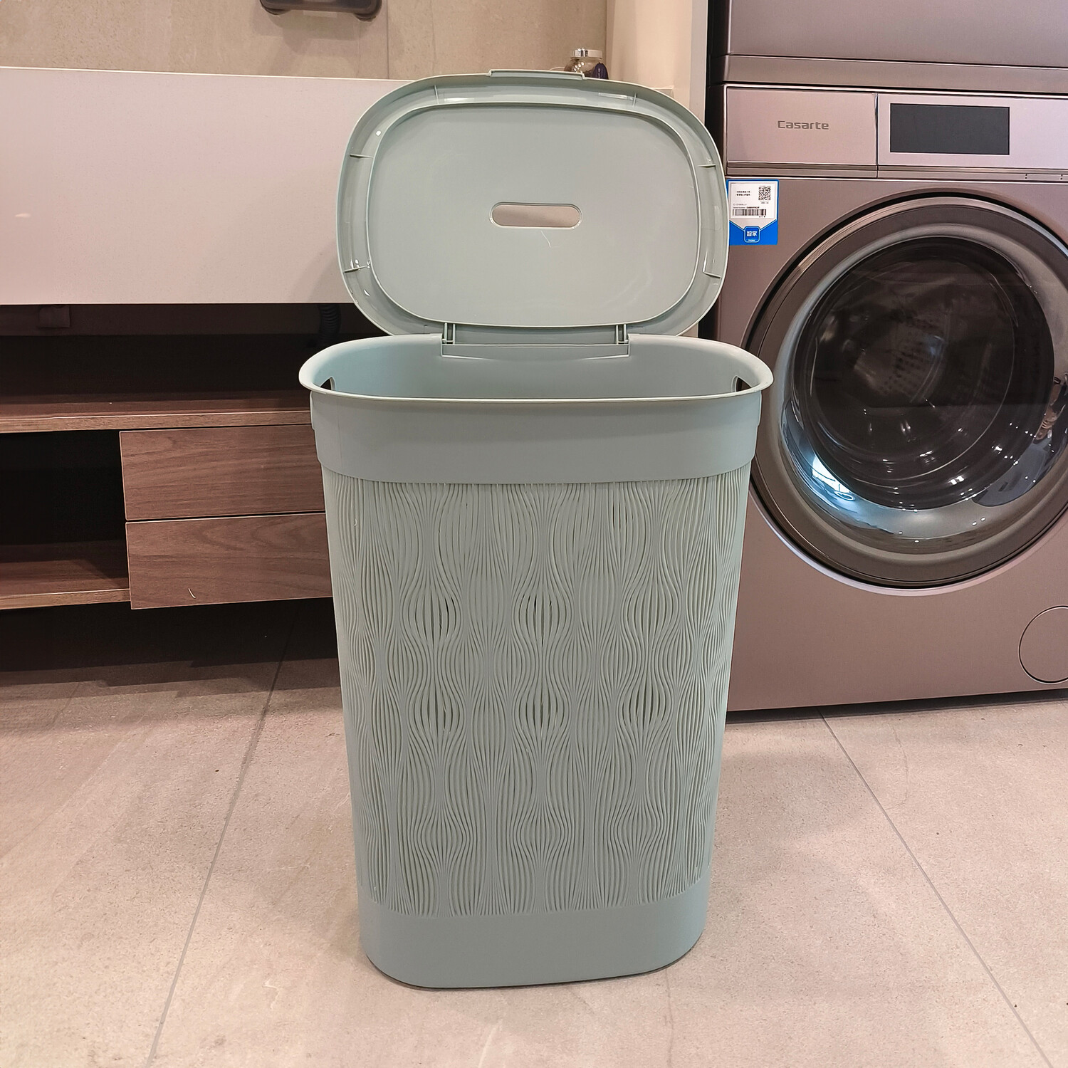 Wave Laundry Hamper Image 4