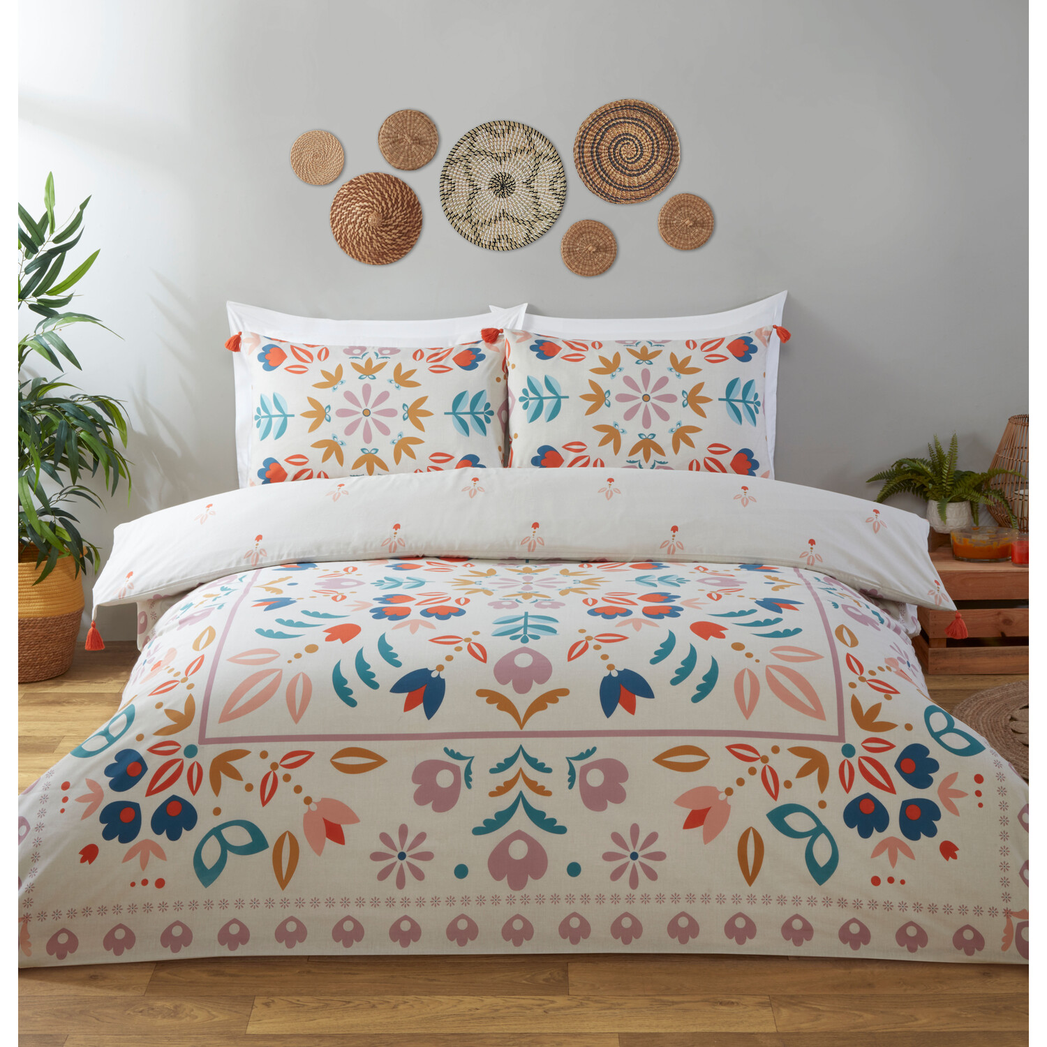 Amari Floral Duvet Cover and Pillowcase Set - Double Image 1