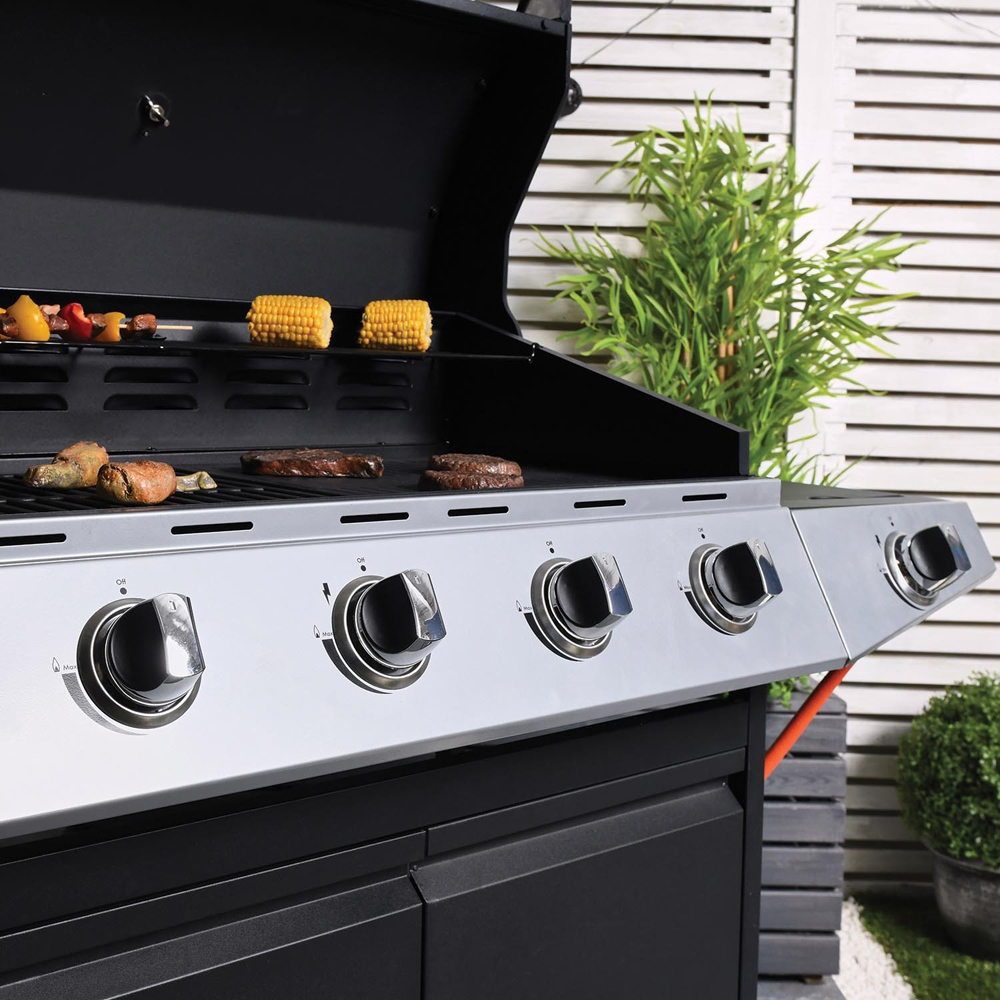 BBQ Chef Columbus Black and Silver 4 Burner BBQ with Side Burner Image 7