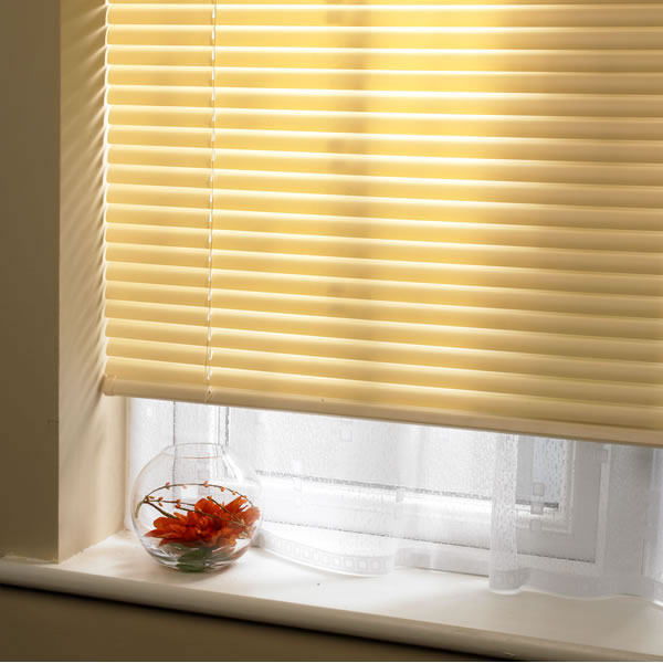 Wilko Cream Venetian Blind 90 W x 160cm D Image