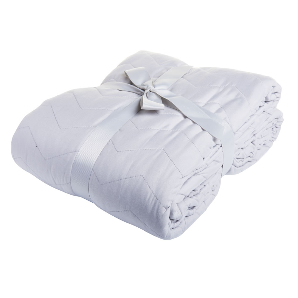 Wilko Matt Silver Quilted Throw 200 x 200cm Wilko