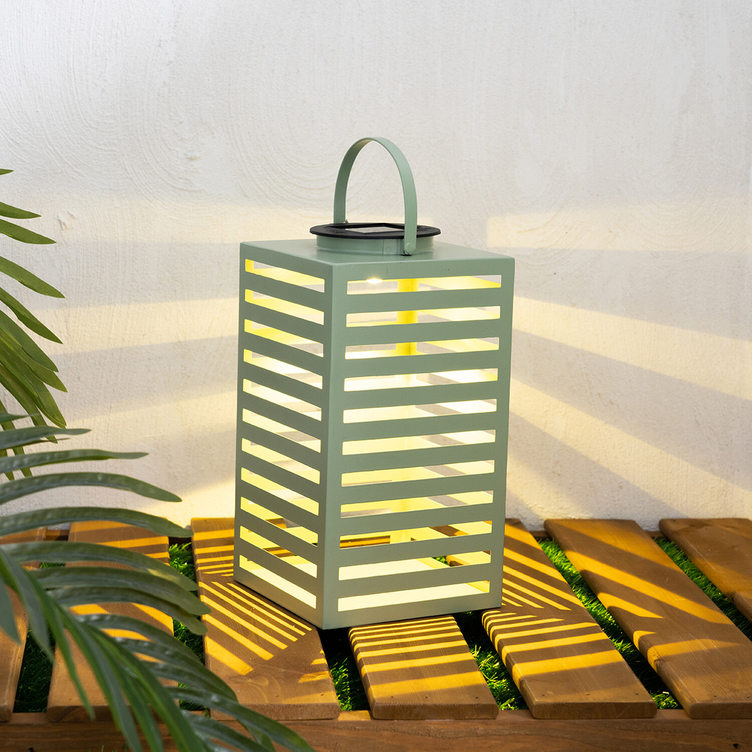 Solar Levi Lantern Image 3