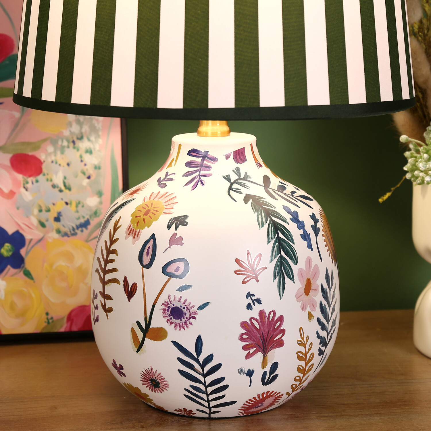 Madelyn Table Lamp Image 9
