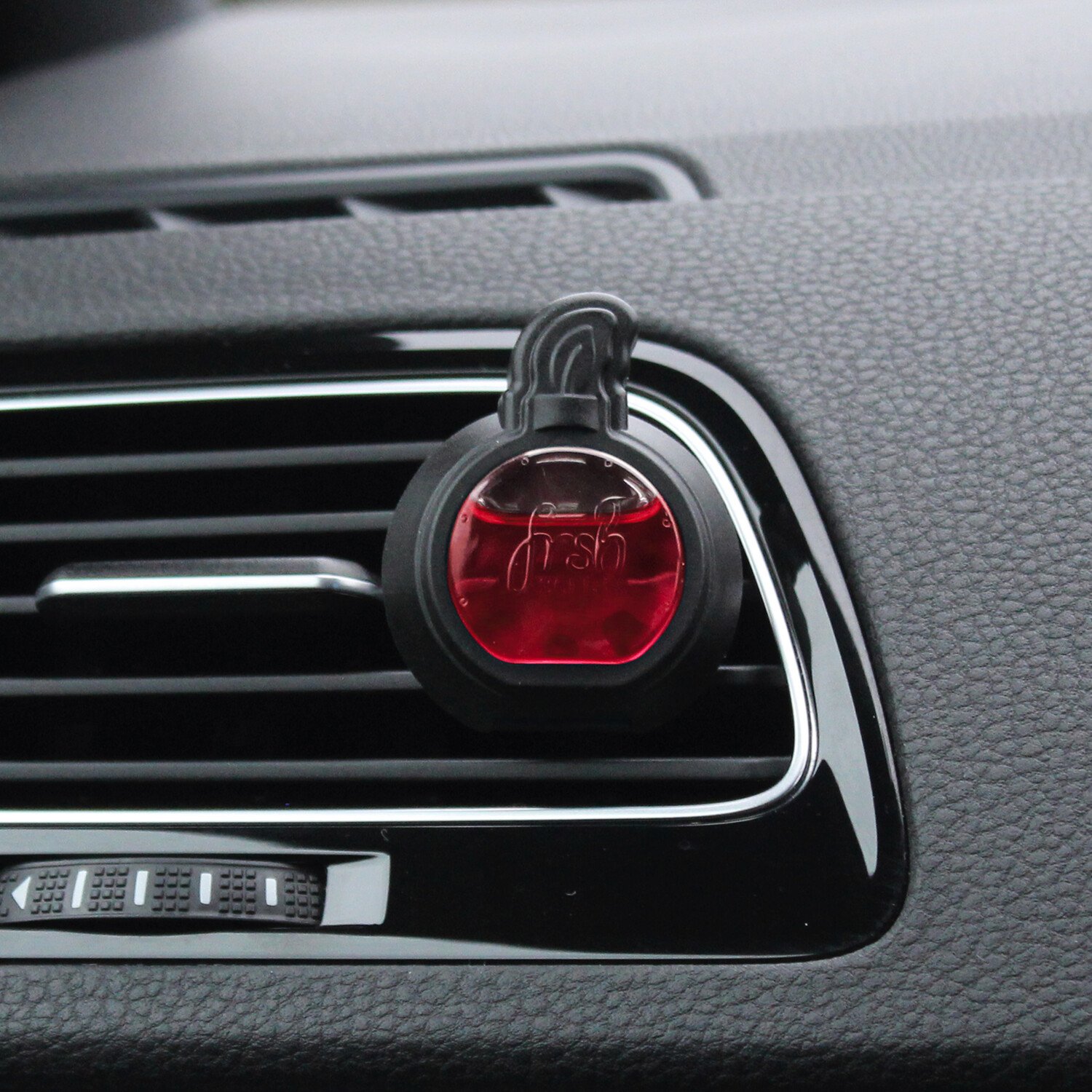 Pack of 2 Frsh Scents Vent Clip Oil Diffusers - Woodland Strawberry Image 4