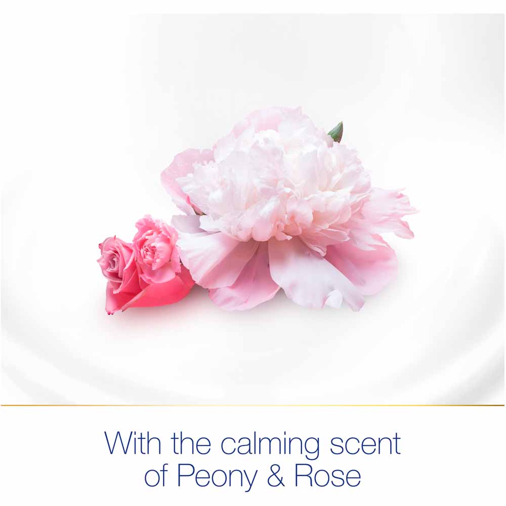 Dove Peony and Rose Renewing Care Bath Salts 900g Image 5