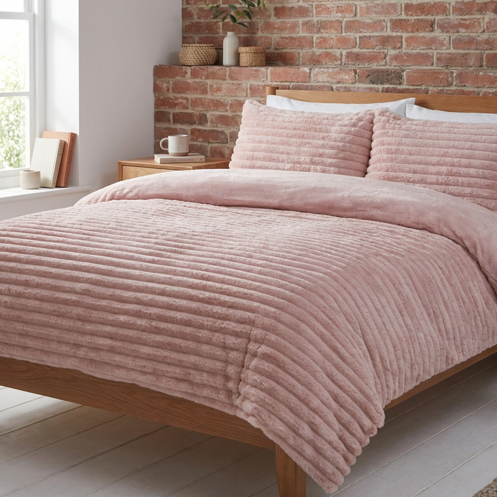 Colorado Faux Fur Duvet Set Blush King Image 4