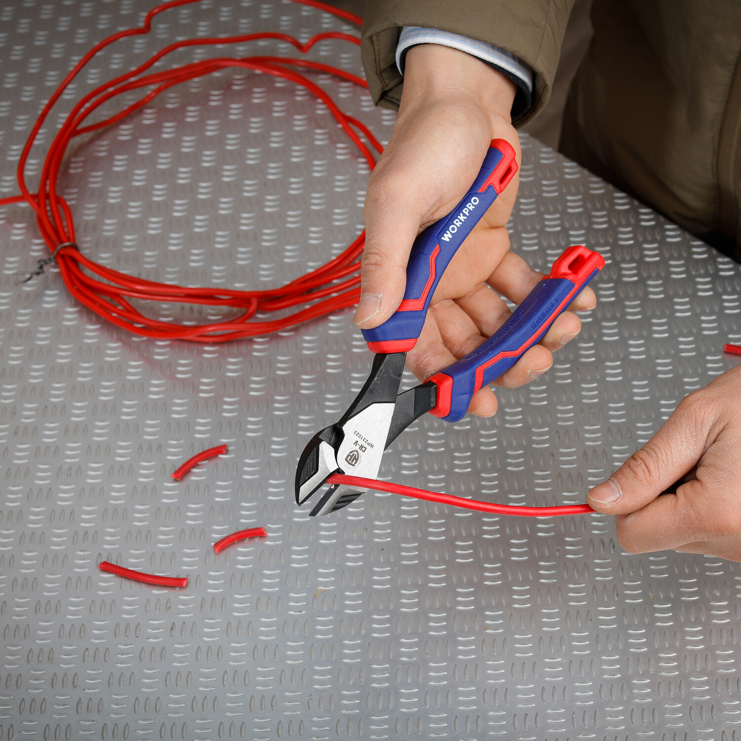 Workpro Heavy Duty Diagonal Pliers Image 4