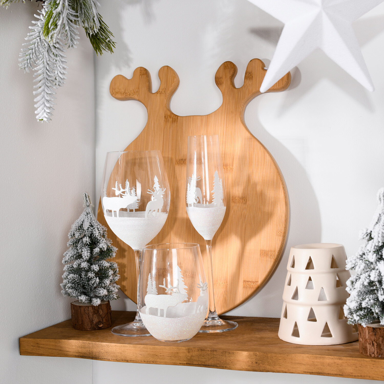 Tumbler Glass with Xmas Scene White Image 2