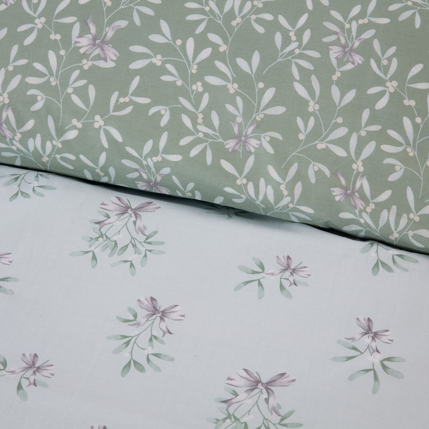 Mistletoe Kisses Duvet Set Green Superking Image 4