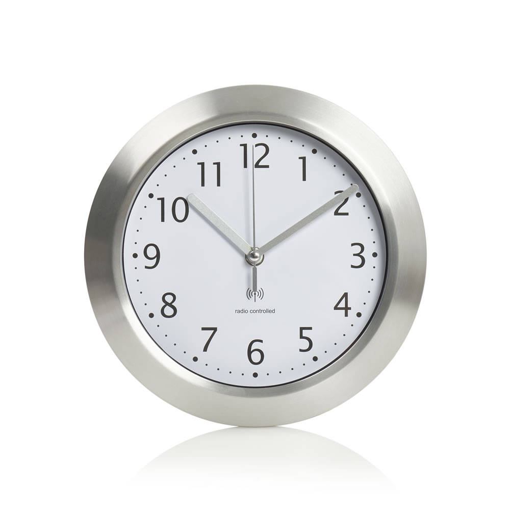 Wilko Radio Controlled Wall Clock Wilko
