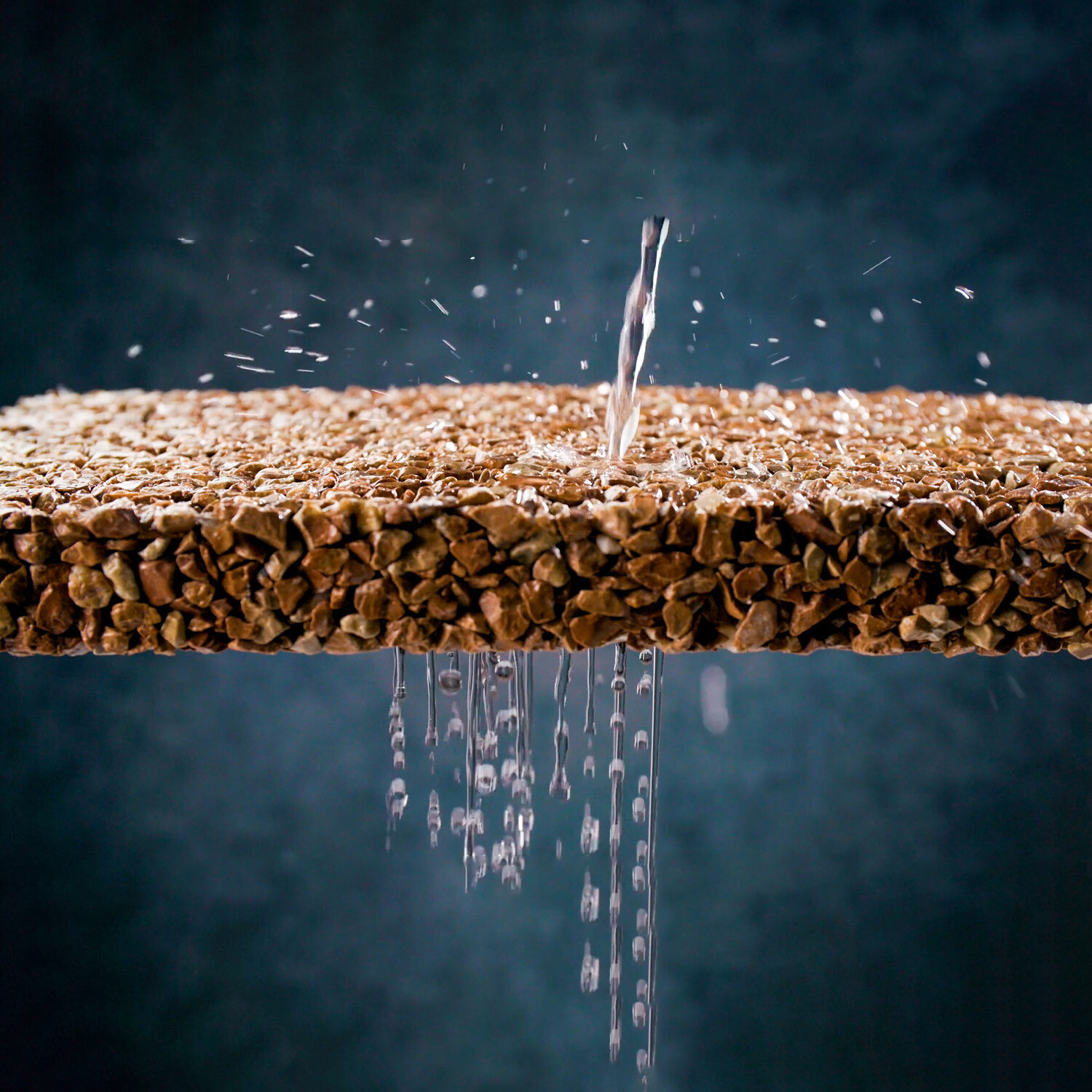 Easihold Ultra Strong Rock and Mulch Glue Image 4