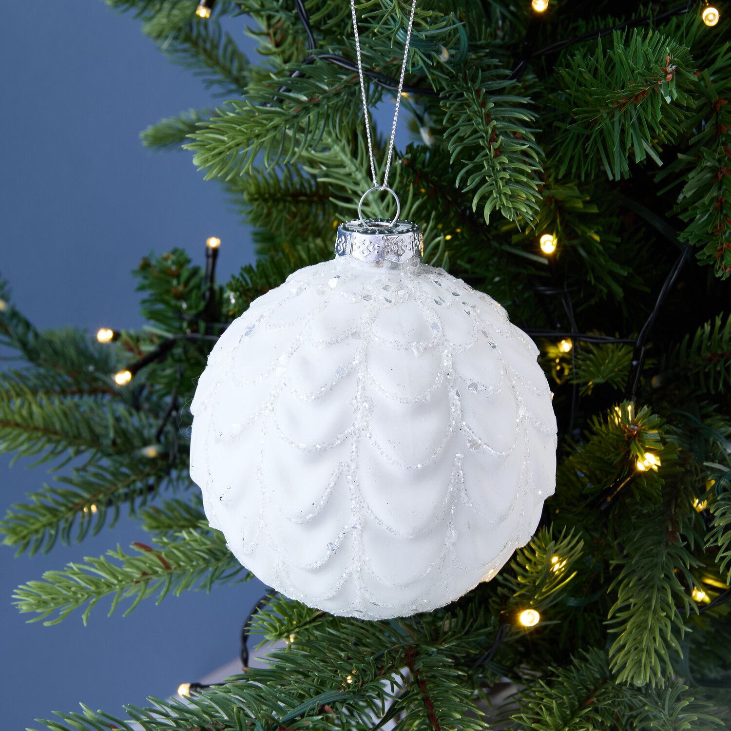 Large Leafy Bauble Image 4