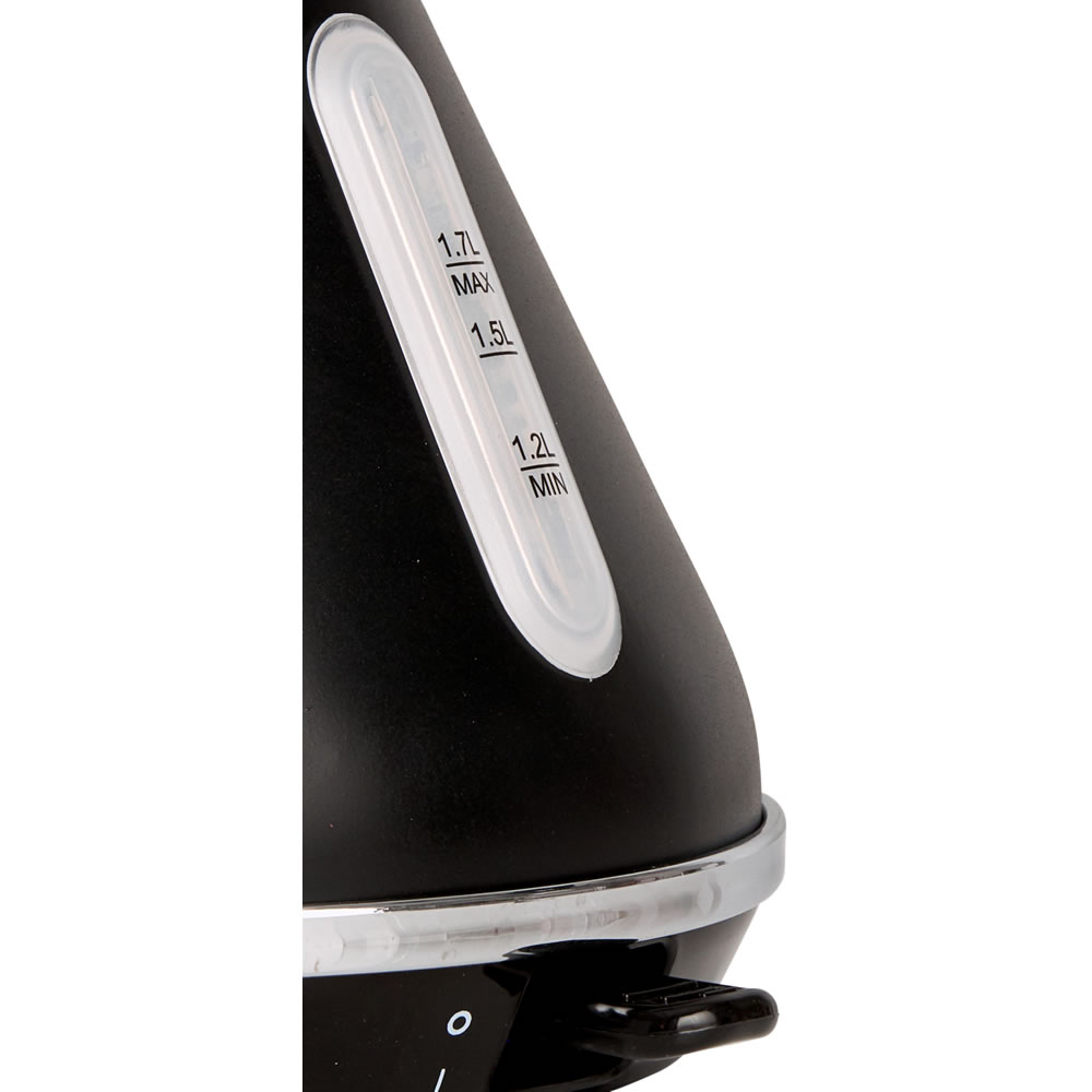 Wilko Matt Black Pyramid Kettle Image 2