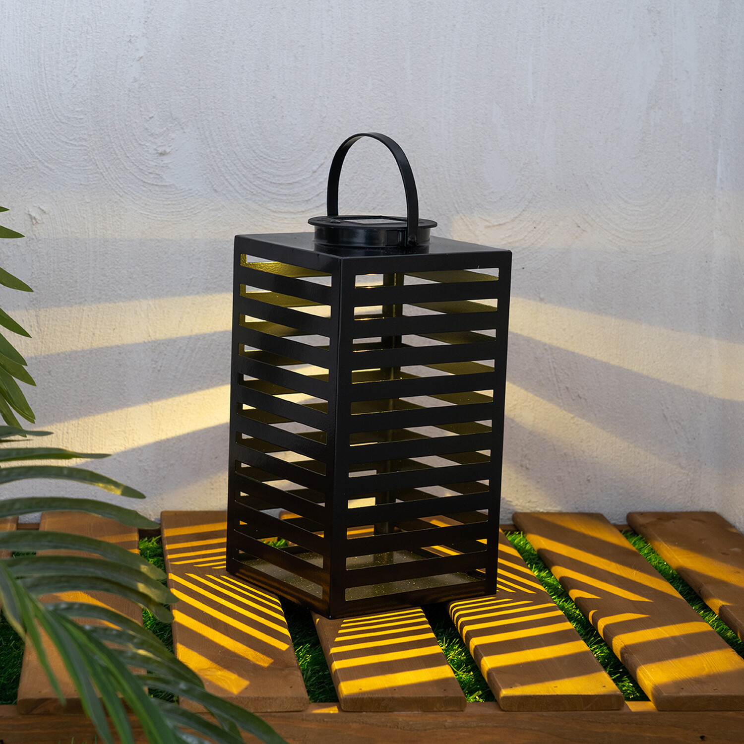Solar Levi Lantern Image 4