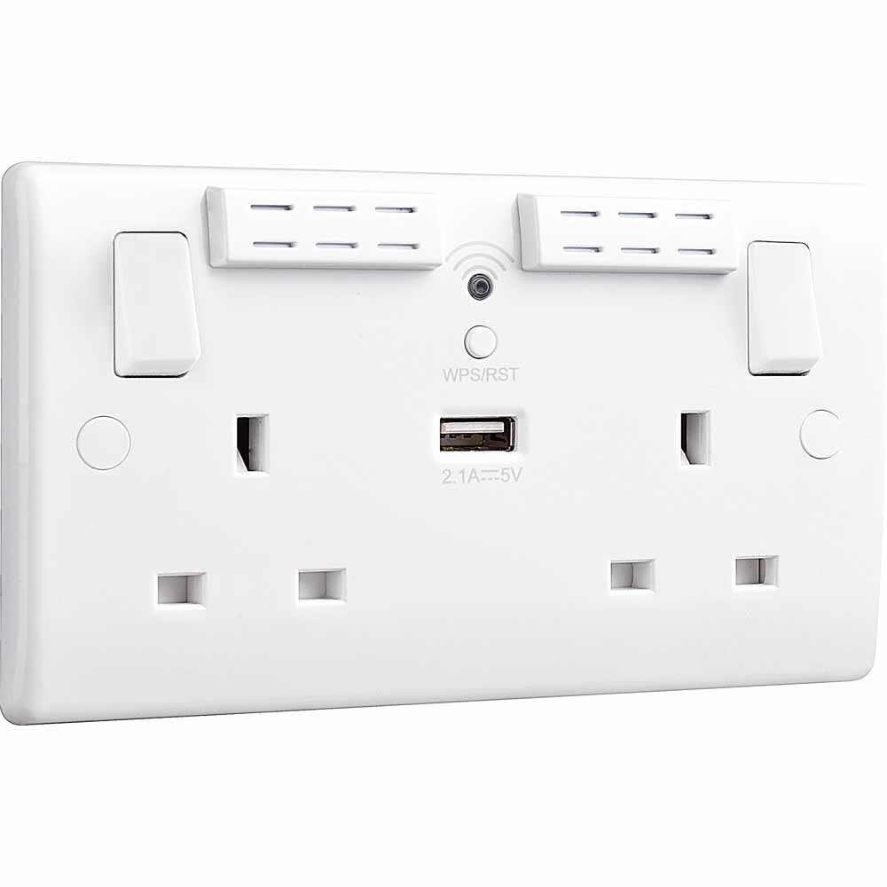 BG White Double Switched Socket+WIFI+USB Image 1