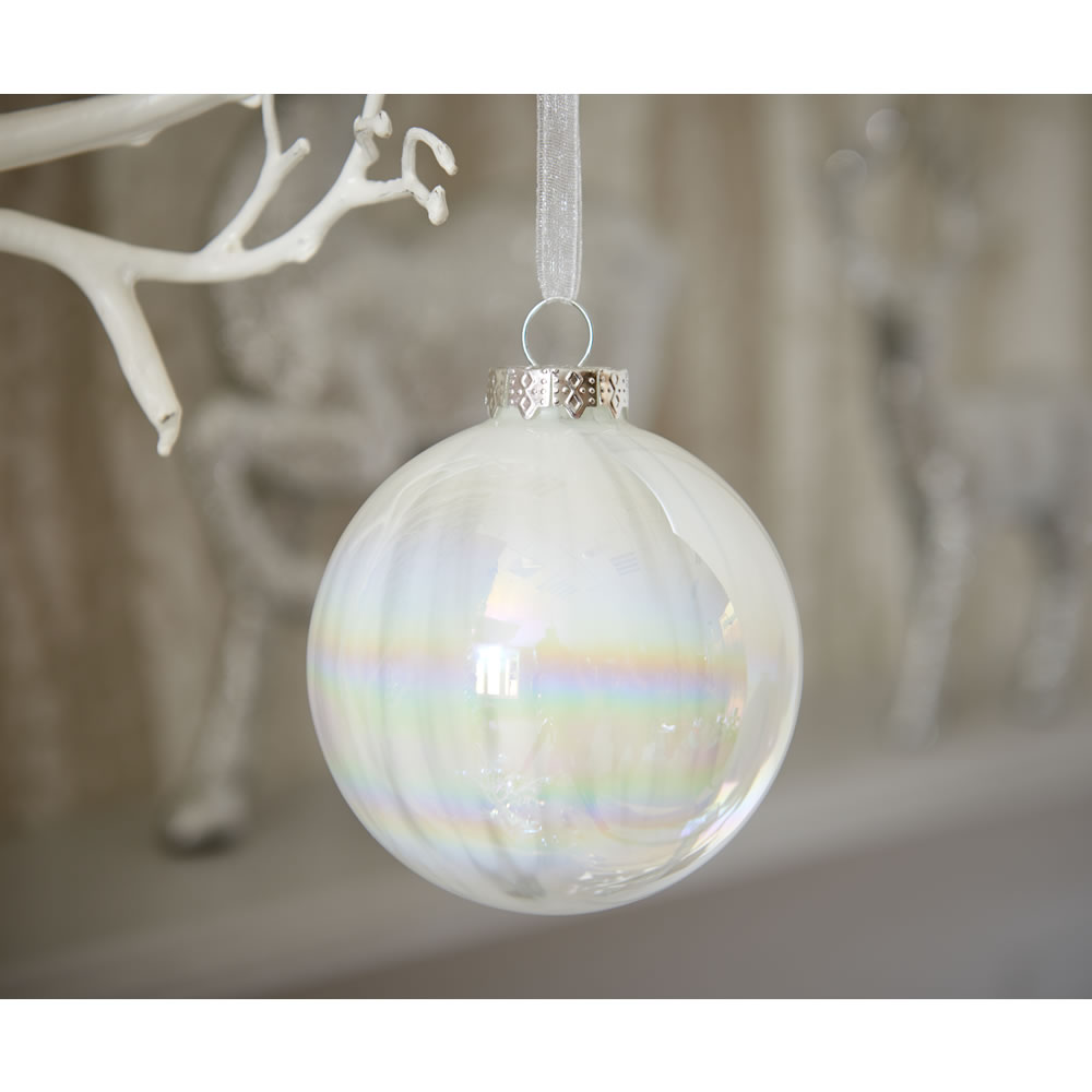 Wilko Winter Wonder Pearlised Christmas Glass     Bauble Image 3