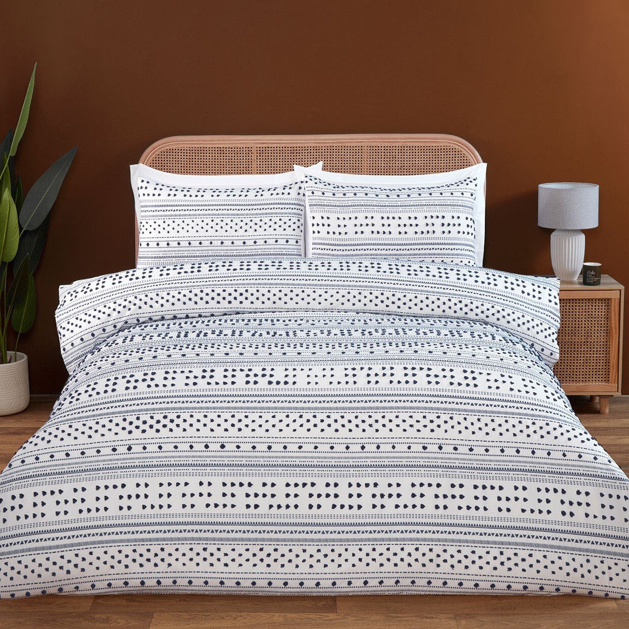 Berkley Duvet Set - Navy and White / Single Image 1